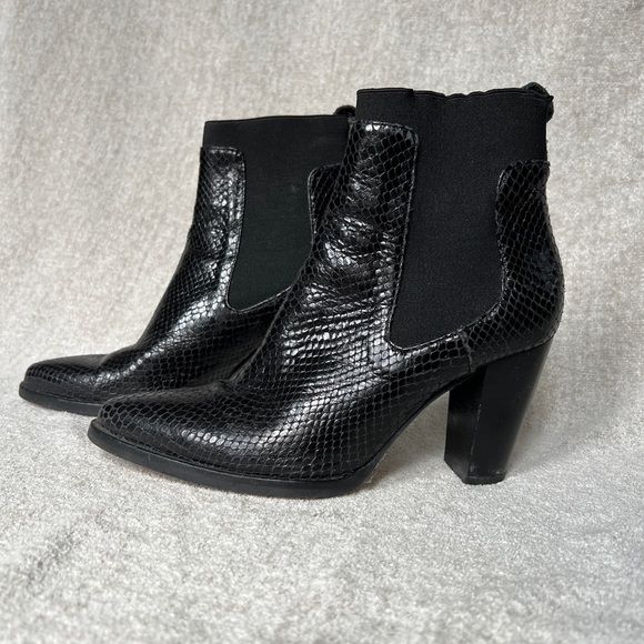 Black ankle boots - Picture 1 of 5